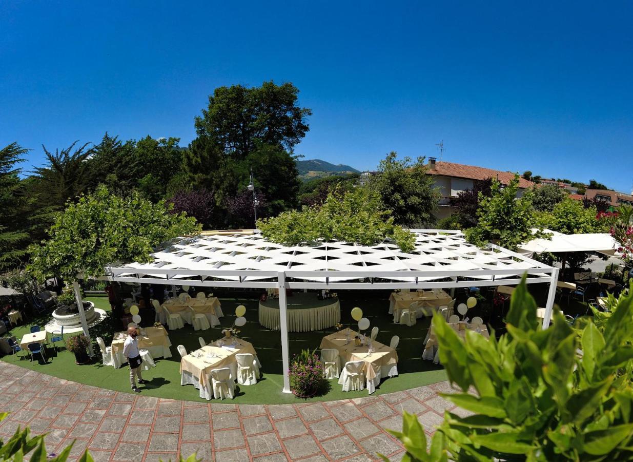 Ristorante Albergo Gerardo Di Masi Caposele Exterior foto