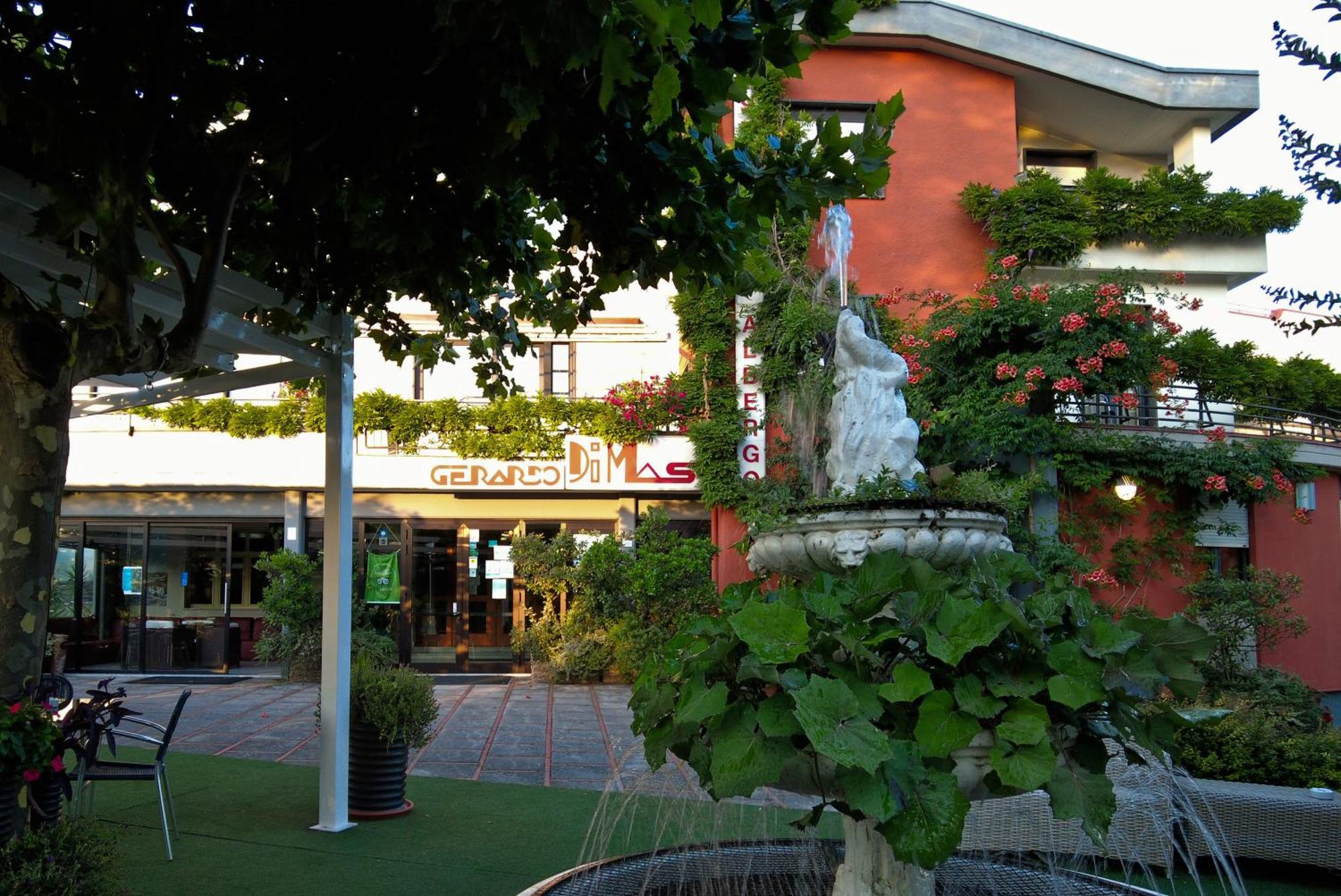 Ristorante Albergo Gerardo Di Masi Caposele Exterior foto