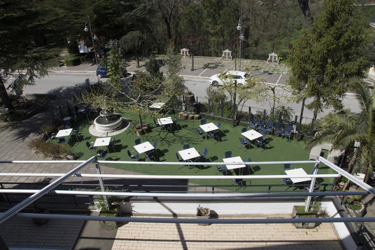 Ristorante Albergo Gerardo Di Masi Caposele Exterior foto
