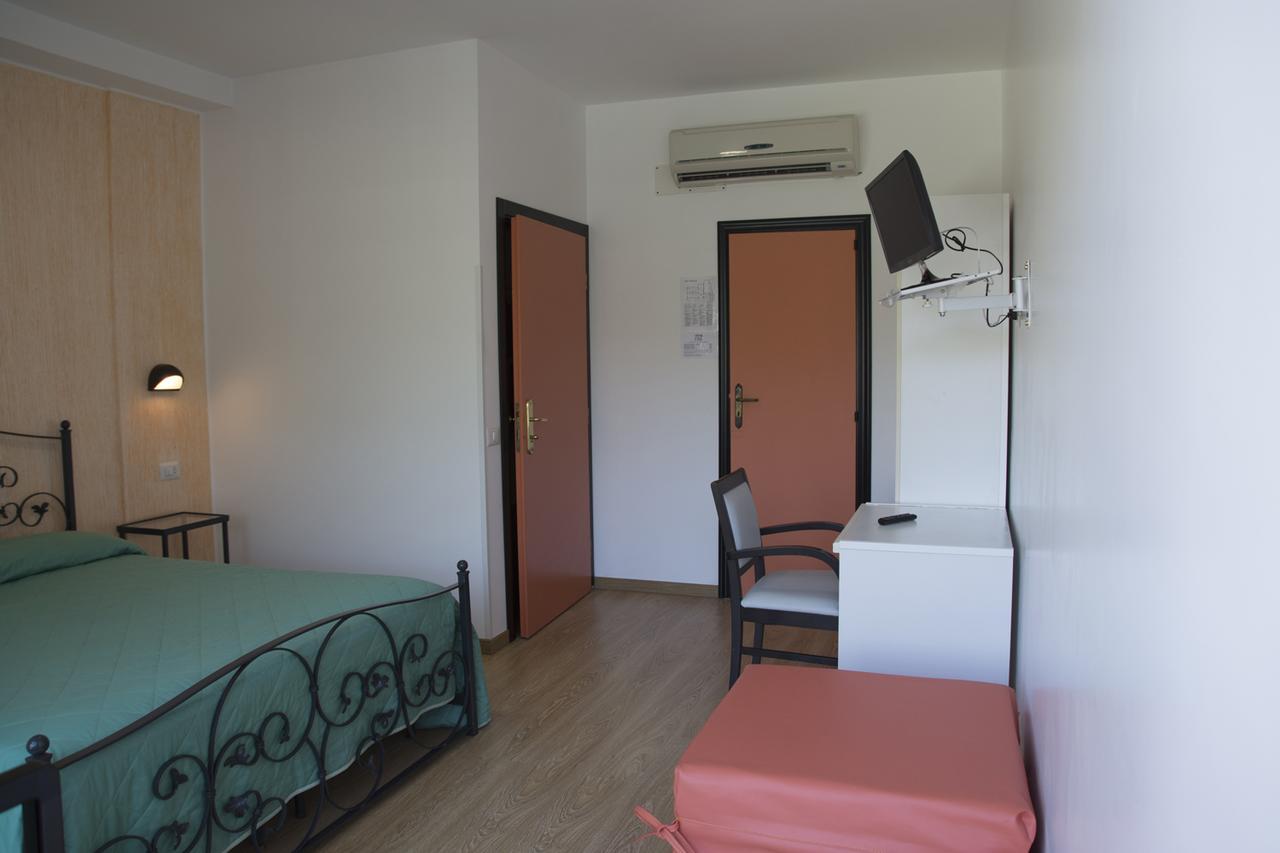 Ristorante Albergo Gerardo Di Masi Caposele Exterior foto