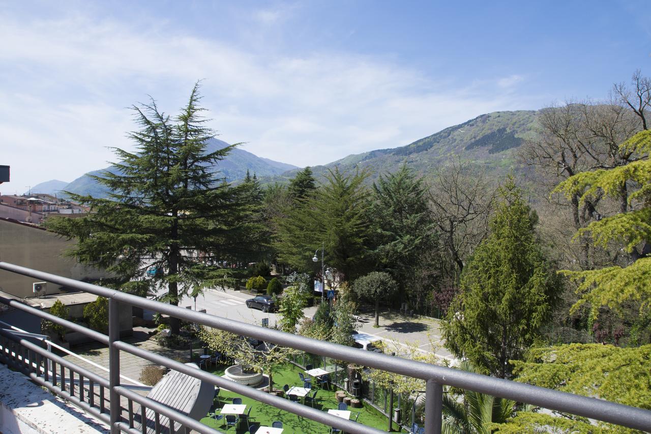 Ristorante Albergo Gerardo Di Masi Caposele Exterior foto