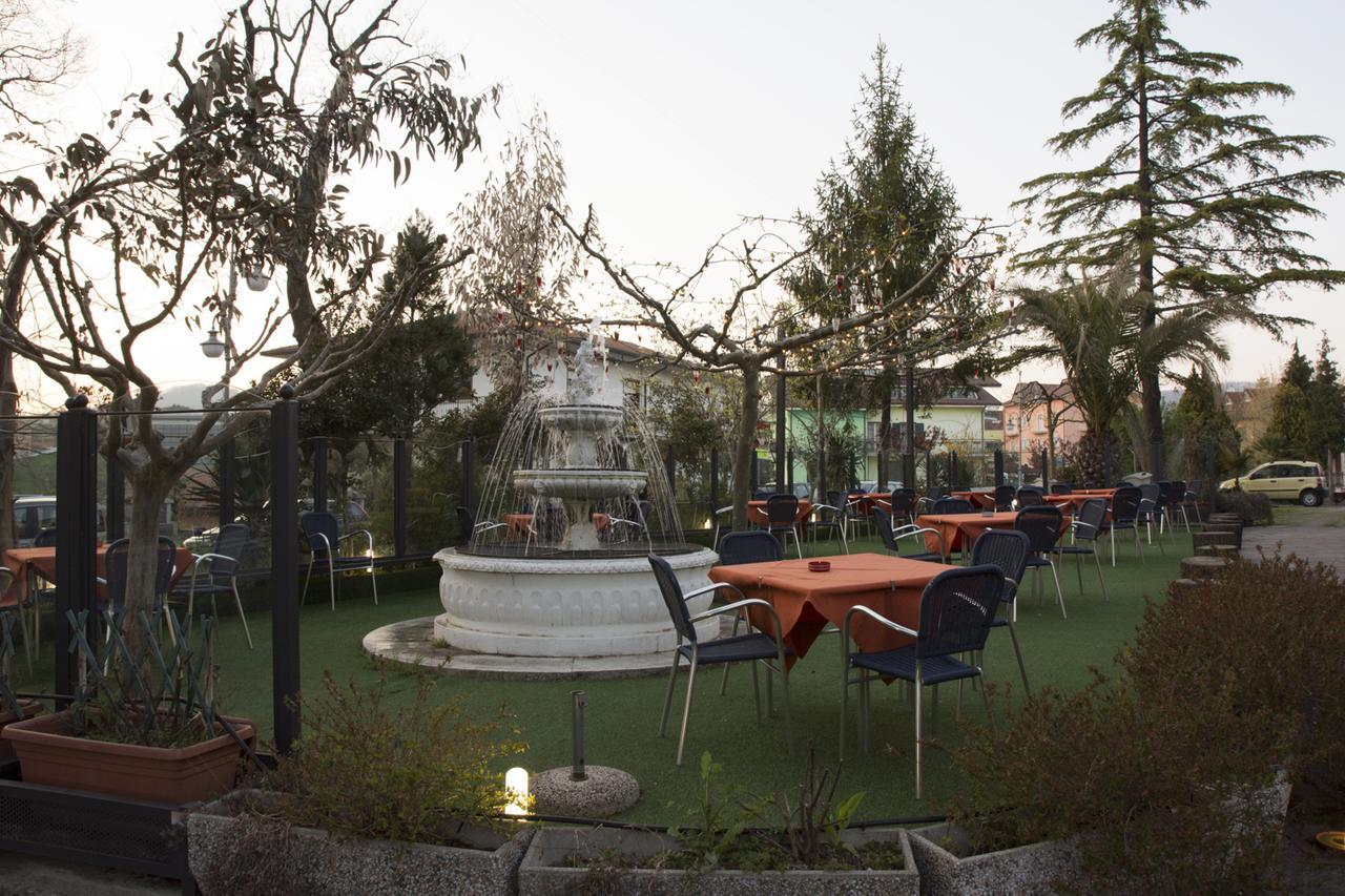 Ristorante Albergo Gerardo Di Masi Caposele Exterior foto