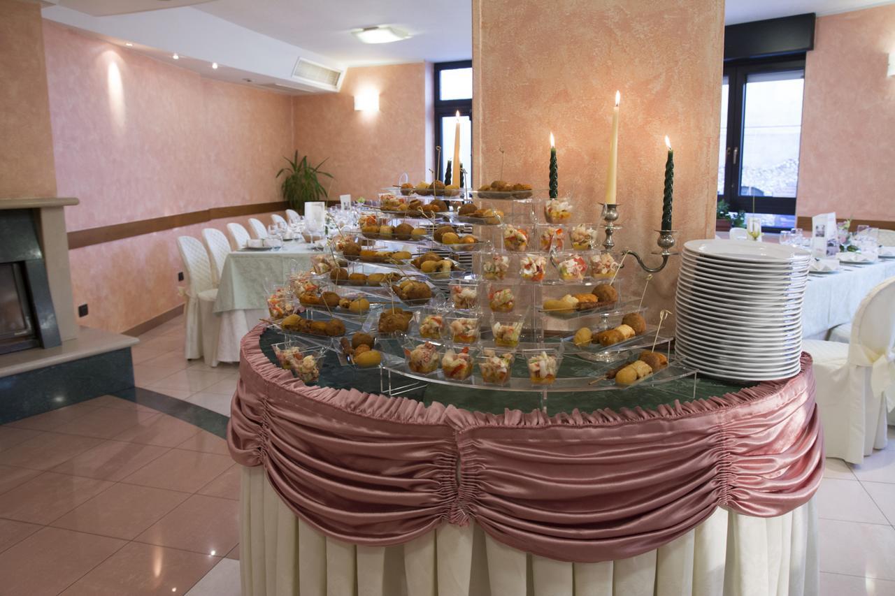 Ristorante Albergo Gerardo Di Masi Caposele Exterior foto