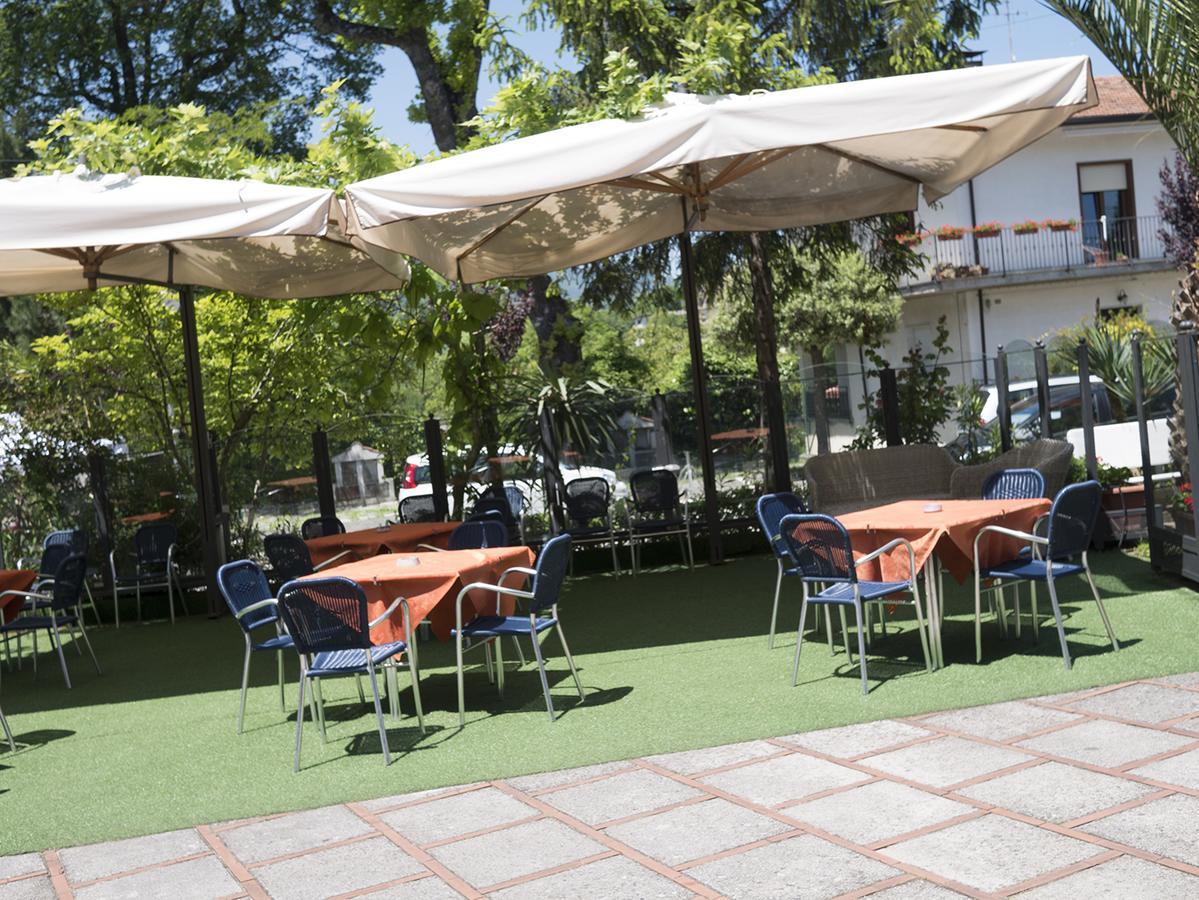 Ristorante Albergo Gerardo Di Masi Caposele Exterior foto
